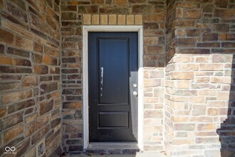 5764 Bluff View Ln in Whitestown, IN - Building Photo - Building Photo