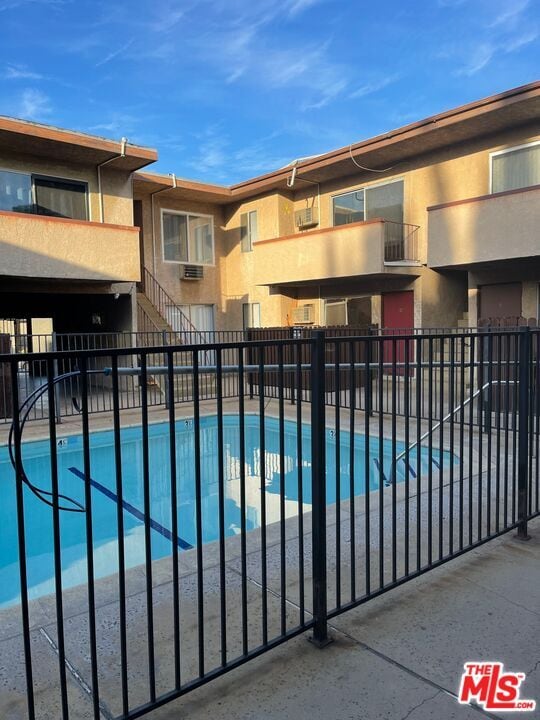 13562 Vanowen St in Los Angeles, CA - Building Photo - Building Photo
