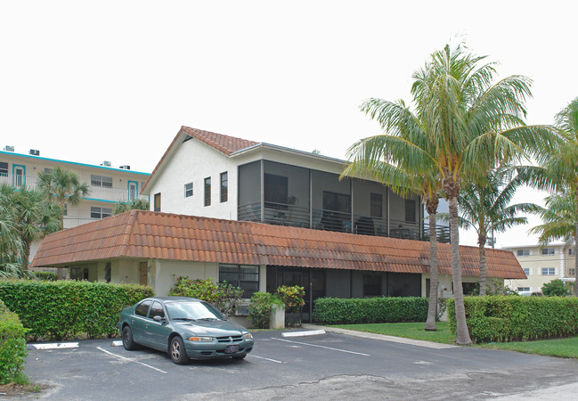 3200 NE 8th Ct in Pompano Beach, FL - Building Photo - Building Photo