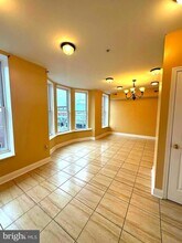 422 W Franklin St, Unit 2B in Baltimore, MD - Building Photo - Building Photo