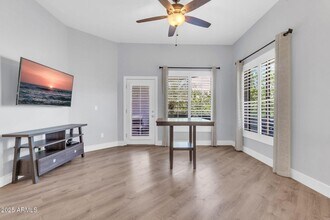 945 E Playa Del Norte Dr in Tempe, AZ - Foto de edificio - Building Photo