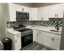 2123 Sinclair Ln in Baltimore, MD - Building Photo - Building Photo