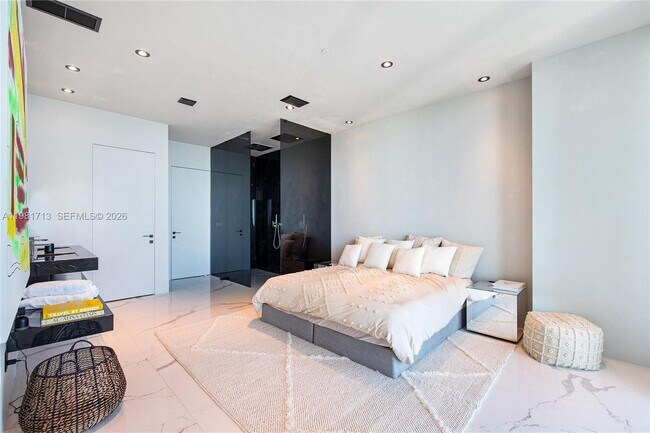 650 NE 32nd St in Miami, FL - Building Photo - Building Photo