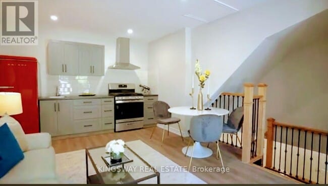 945-945 Vance Crescent in Innisfil, ON - Building Photo - Building Photo