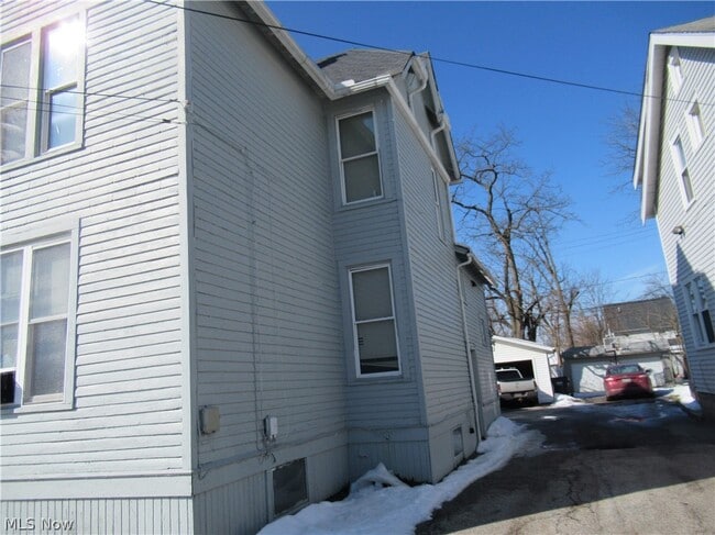 67 Woodrow Ave in Bedford, OH - Building Photo - Building Photo