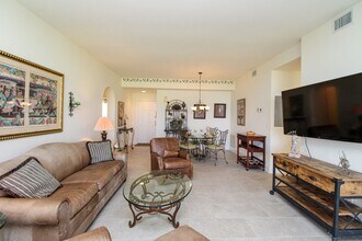 317 Sunrise Cay in Naples, FL - Building Photo - Building Photo