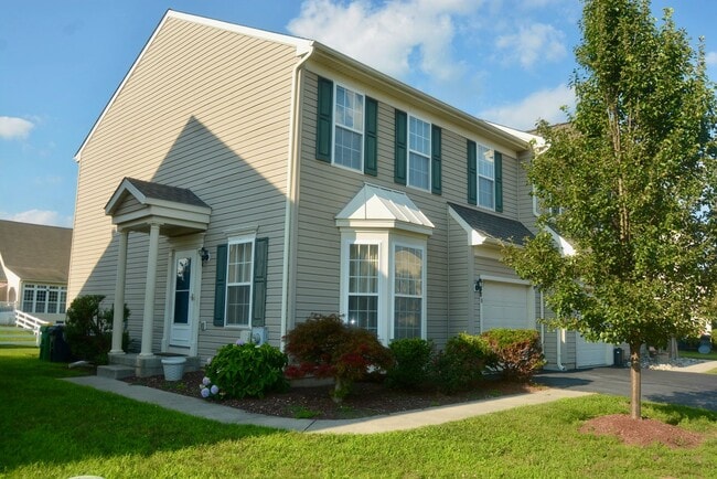 property at 18 S Cummings Dr