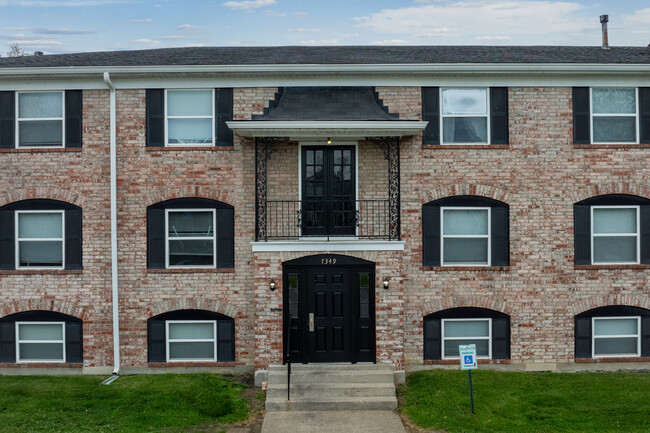 Cardinal Hill Gardens in Louisville, KY - Building Photo - Building Photo