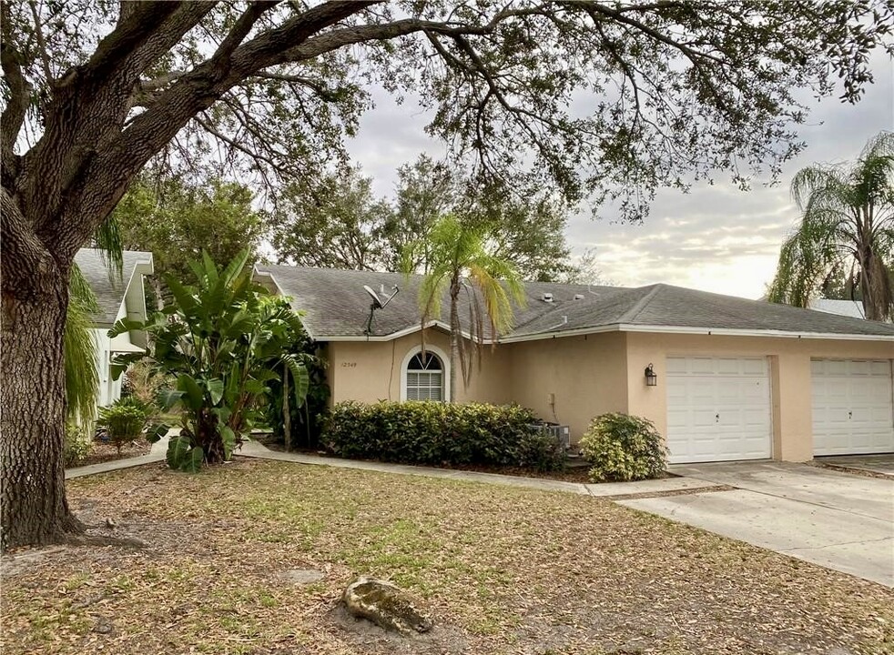 12349 Londonderry Ln in Bonita Springs, FL - Foto de edificio