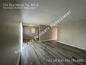 376 Old Indian Trail in Aurora, IL - Building Photo - Building Photo