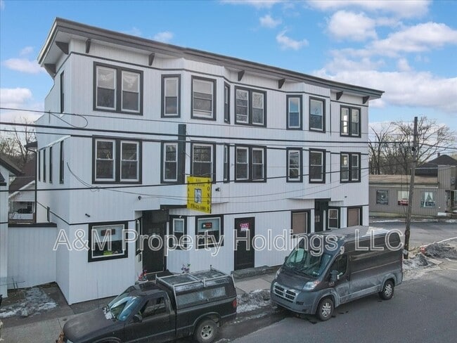 143 N 9th St in Stroudsburg, PA - Building Photo - Building Photo