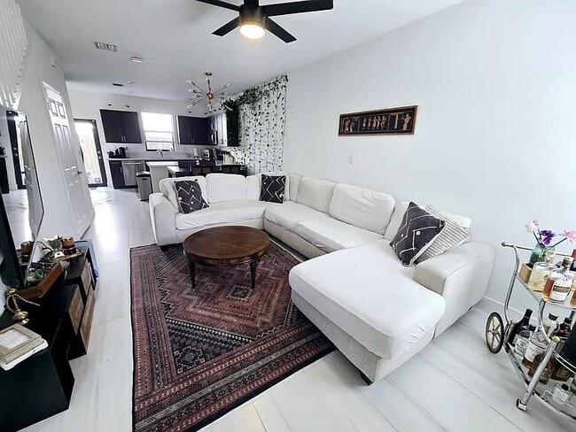 518 SW 19th Way in Fort Lauderdale, FL - Building Photo - Building Photo