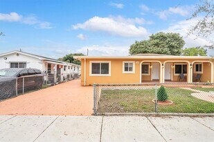 934 E 22nd St in Hialeah, FL - Building Photo