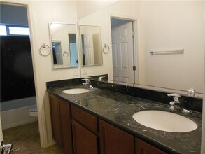 8118 Minots Ledge Ave in Las Vegas, NV - Building Photo - Building Photo