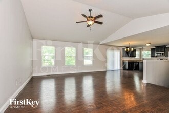 1811 Barclay Trail Dr in Wentzville, MO - Building Photo - Building Photo