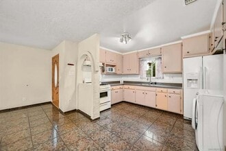 714 Begonia St in Escondido, CA - Building Photo - Building Photo