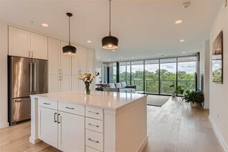 900 S 1st St in Austin, TX - Building Photo - Building Photo