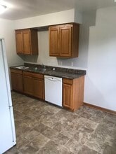 1035 N Bristol St, Unit #4 in Sun Prairie, WI - Building Photo - Building Photo