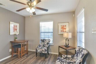 820 Southeast Pkwy in Azle, TX - Building Photo - Building Photo