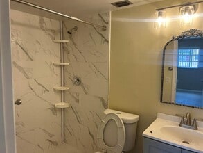 2451 NW 41st Ave, Unit 307 in Lauderhill, FL - Building Photo - Building Photo