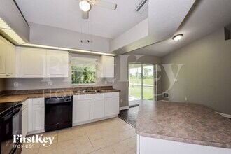 3619 NW 41st Ln in Cape Coral, FL - Foto de edificio - Building Photo