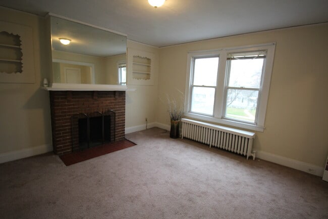 411 Fairfield Ave, Unit 2 in Hartford, CT - Foto de edificio - Building Photo