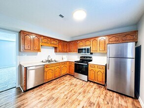 108 Ballygar St, Unit E in Clarksville, TN - Building Photo - Building Photo