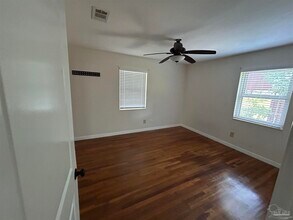 1240 Dunmire St in Pensacola, FL - Building Photo - Building Photo