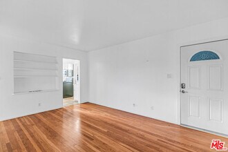 1352 Ocean Park Blvd in Santa Monica, CA - Building Photo - Building Photo