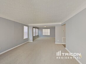 915 Shadow Lake Dr in Lithonia, GA - Building Photo - Building Photo