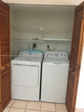 8933 SW 123rd Ct in Miami, FL - Building Photo - Building Photo