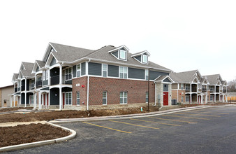 Garden Place Apartments in Cary, IL - Building Photo - Building Photo