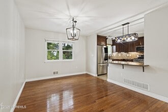 122 Moses Milch Dr in Howell, NJ - Building Photo - Building Photo