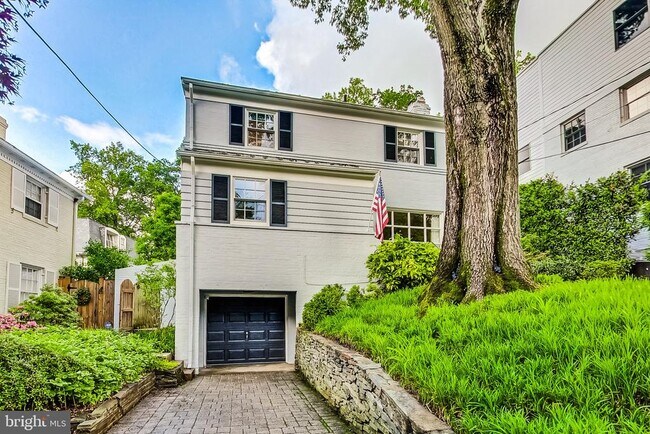 property at 4831 Calvert St NW