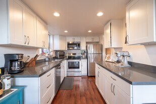 2345 Boylston Ave E, Unit 100 in Seattle, WA - Building Photo