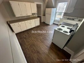 439 Fourth St in Old Town, ME - Foto de edificio - Building Photo