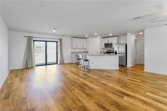 185 Yager Cir in Ft. Myers, FL - Building Photo - Building Photo