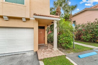 2030 Alta Meadows Ln in Delray Beach, FL - Foto de edificio - Building Photo