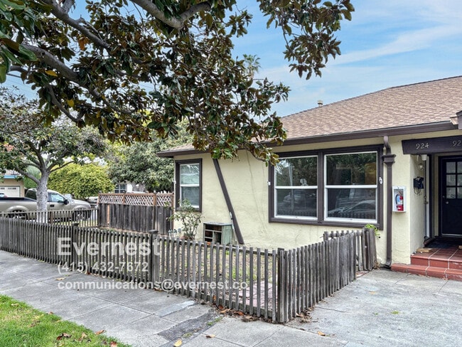 924 Allerton St in Redwood City, CA - Building Photo - Building Photo