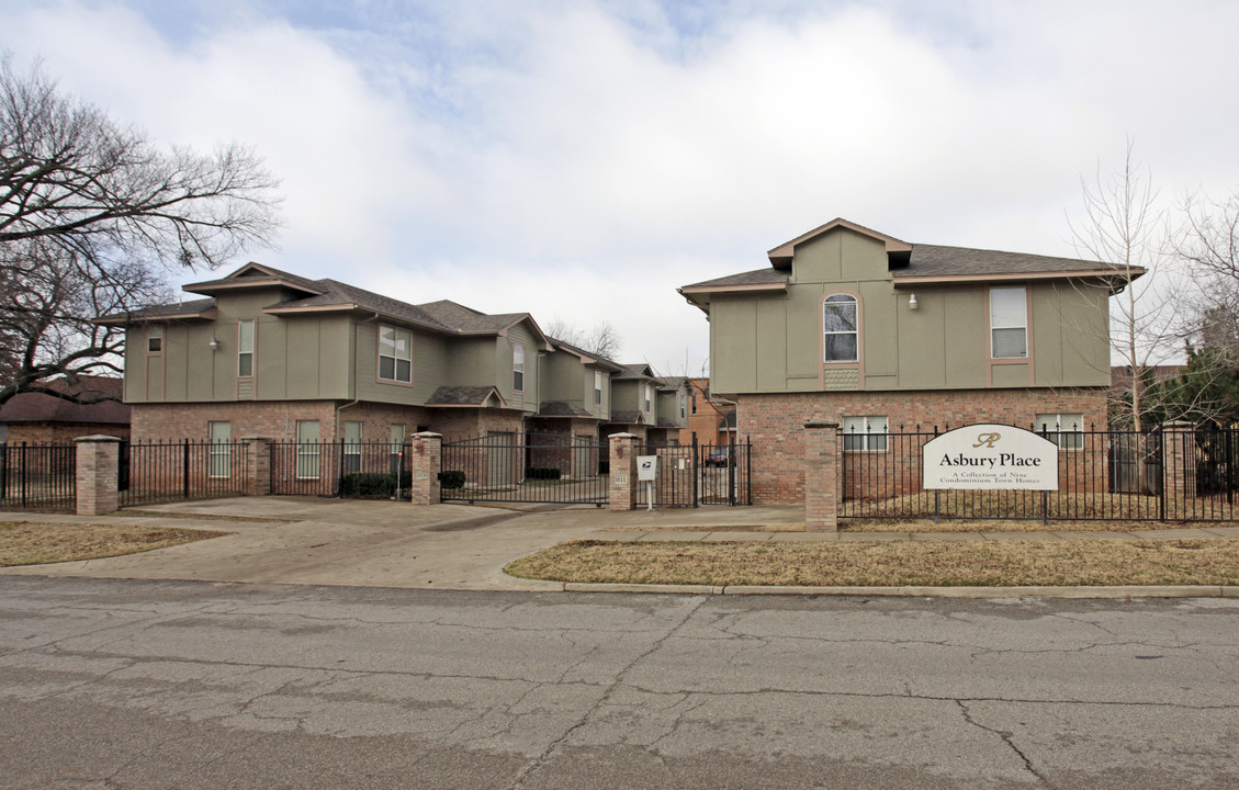 Asbury Place in Bethany, OK - Building Photo