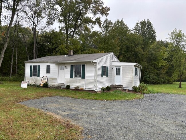 property at 7121 Quaker Neck Rd