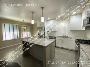 1180 Holmes Creek Ln in Layton, UT - Building Photo - Building Photo