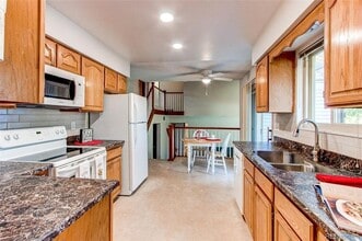 1357 S Oswego Ct in Aurora, CO - Building Photo - Building Photo