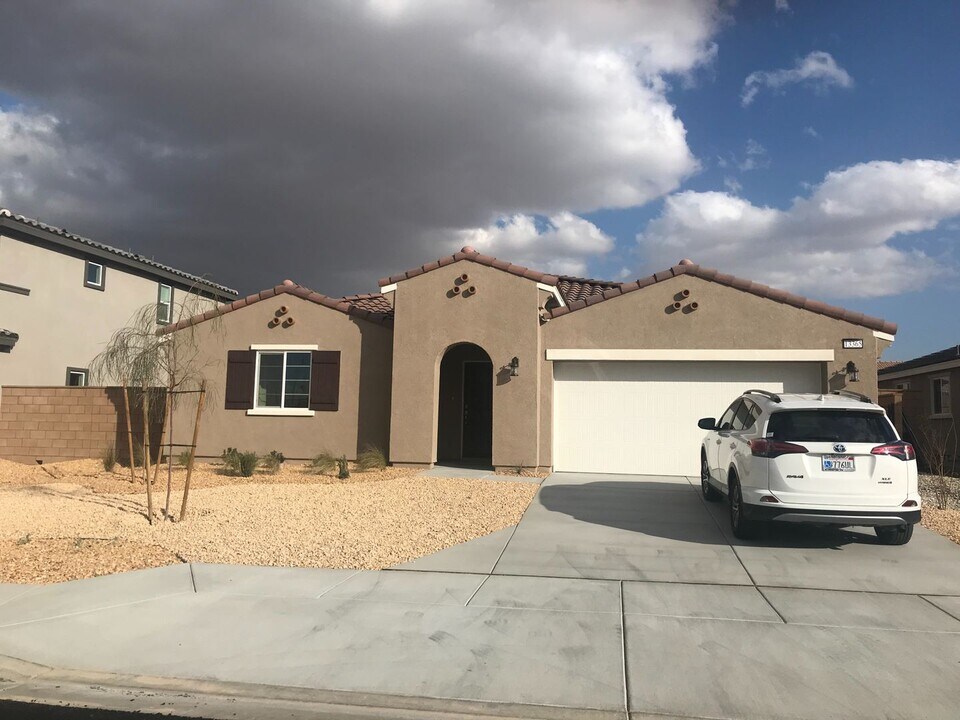 13365 Evanston St in Victorville, CA - Building Photo