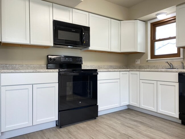 2540 Boyd St in Des Moines, IA - Building Photo - Building Photo