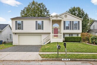 5289 Frisco Dr in Hilliard, OH - Building Photo - Building Photo