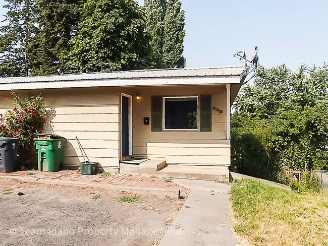 443-445 N Van Buren St in Moscow, ID - Building Photo - Building Photo