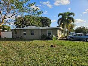 2586 NW 58th Ave in Margate, FL - Building Photo - Building Photo