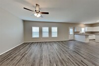 21542 Duke Alexander Dr in Humble, TX - Foto de edificio - Building Photo