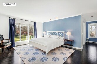 151 Northside Dr in Sag Harbor, NY - Building Photo - Building Photo